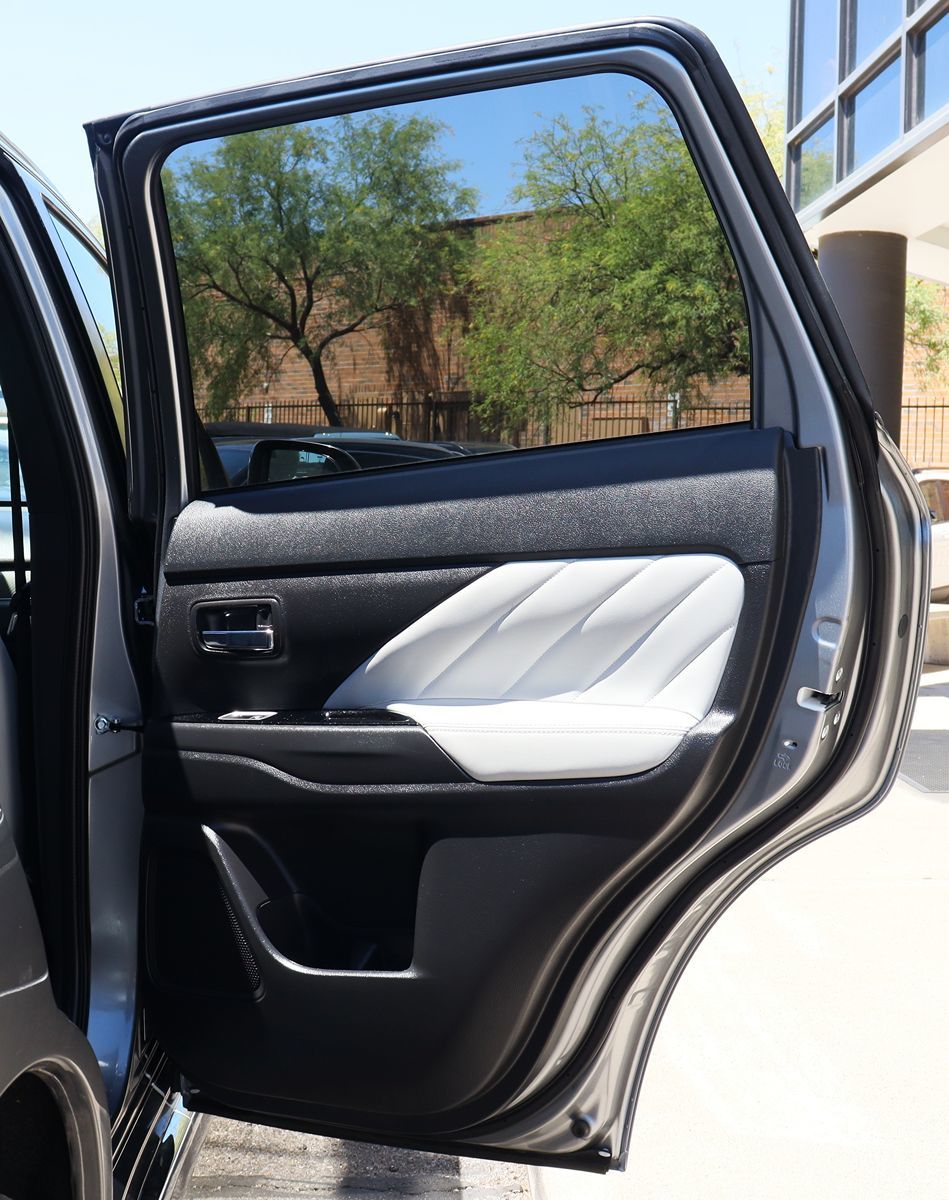 2022 Mitsubishi Outlander PHEV SE - Photo 28