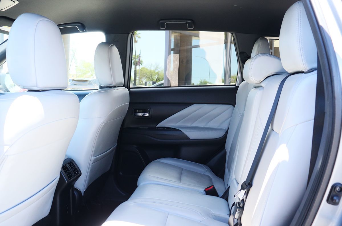 2022 Mitsubishi Outlander PHEV SE - Photo 32