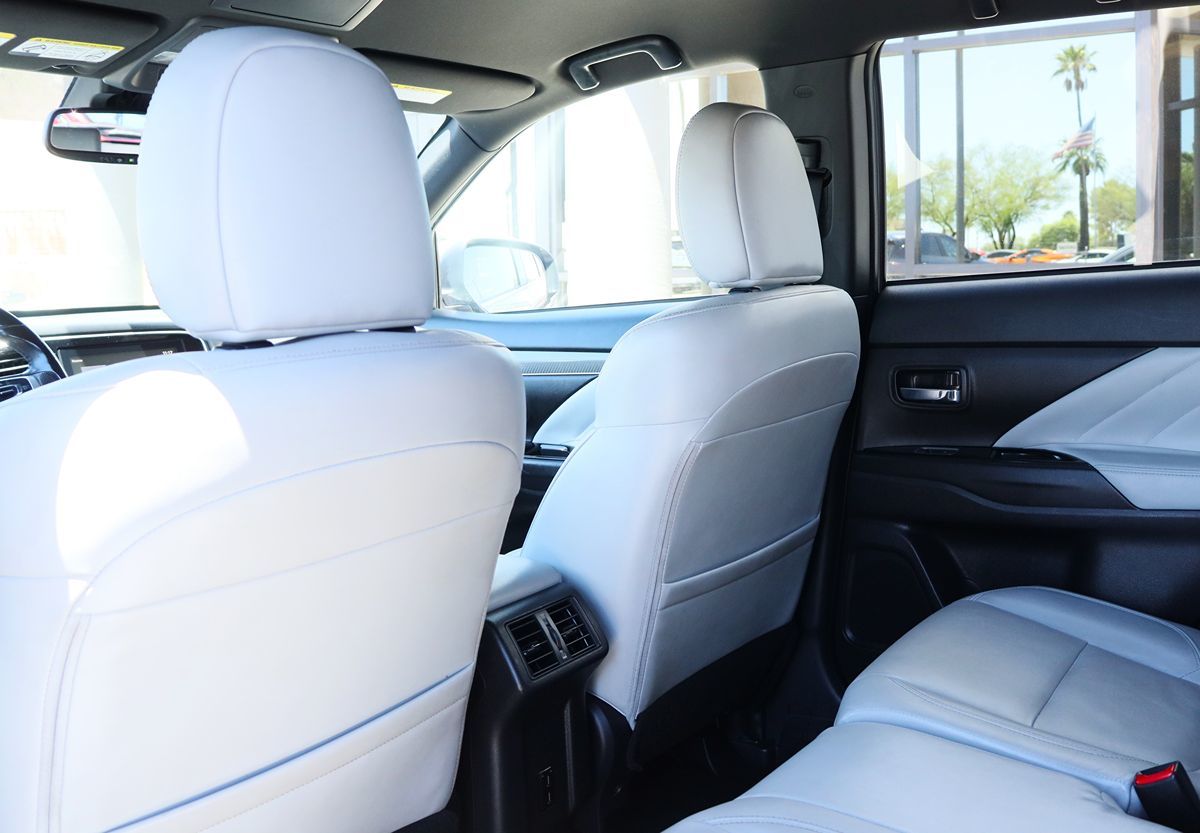 2022 Mitsubishi Outlander PHEV SE - Photo 33