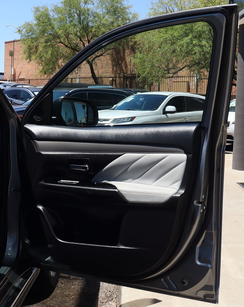 2022 Mitsubishi Outlander PHEV SE - Photo 35