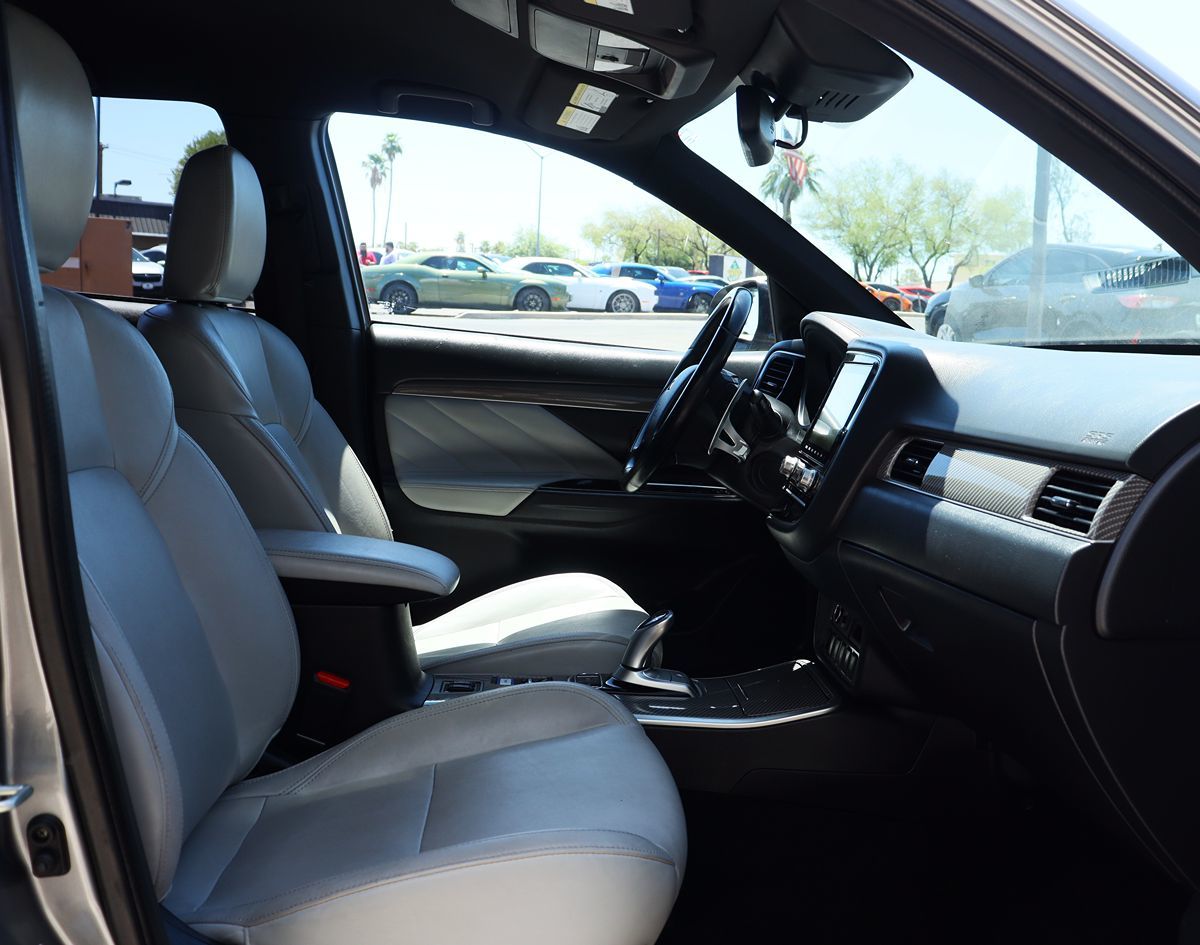 2022 Mitsubishi Outlander PHEV SE - Photo 36