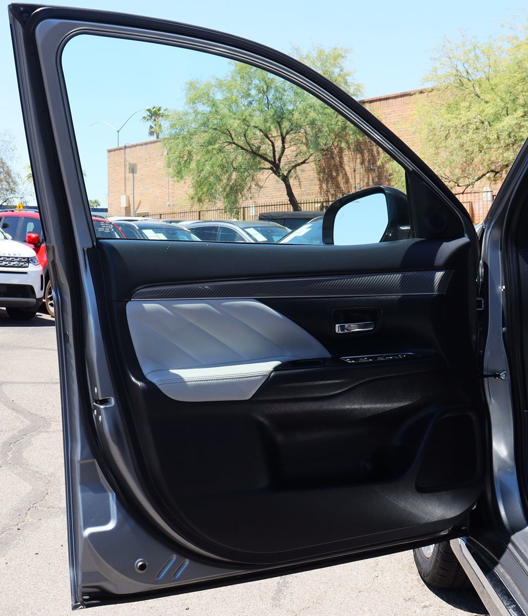2022 Mitsubishi Outlander PHEV SE - Photo 38