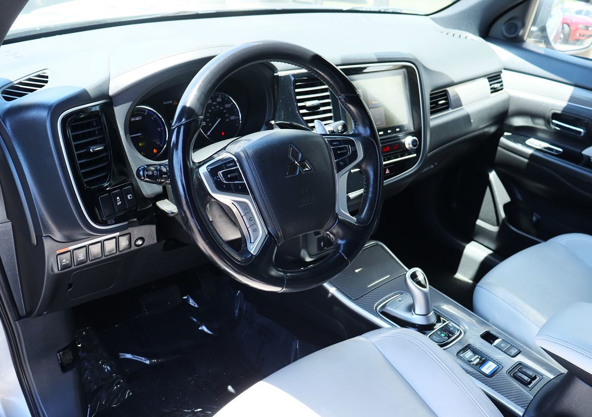 2022 Mitsubishi Outlander PHEV SE - Photo 42