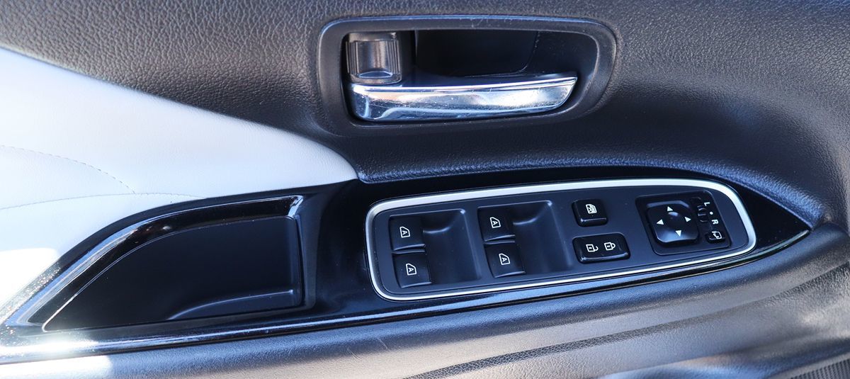 2022 Mitsubishi Outlander PHEV SE - Photo 39