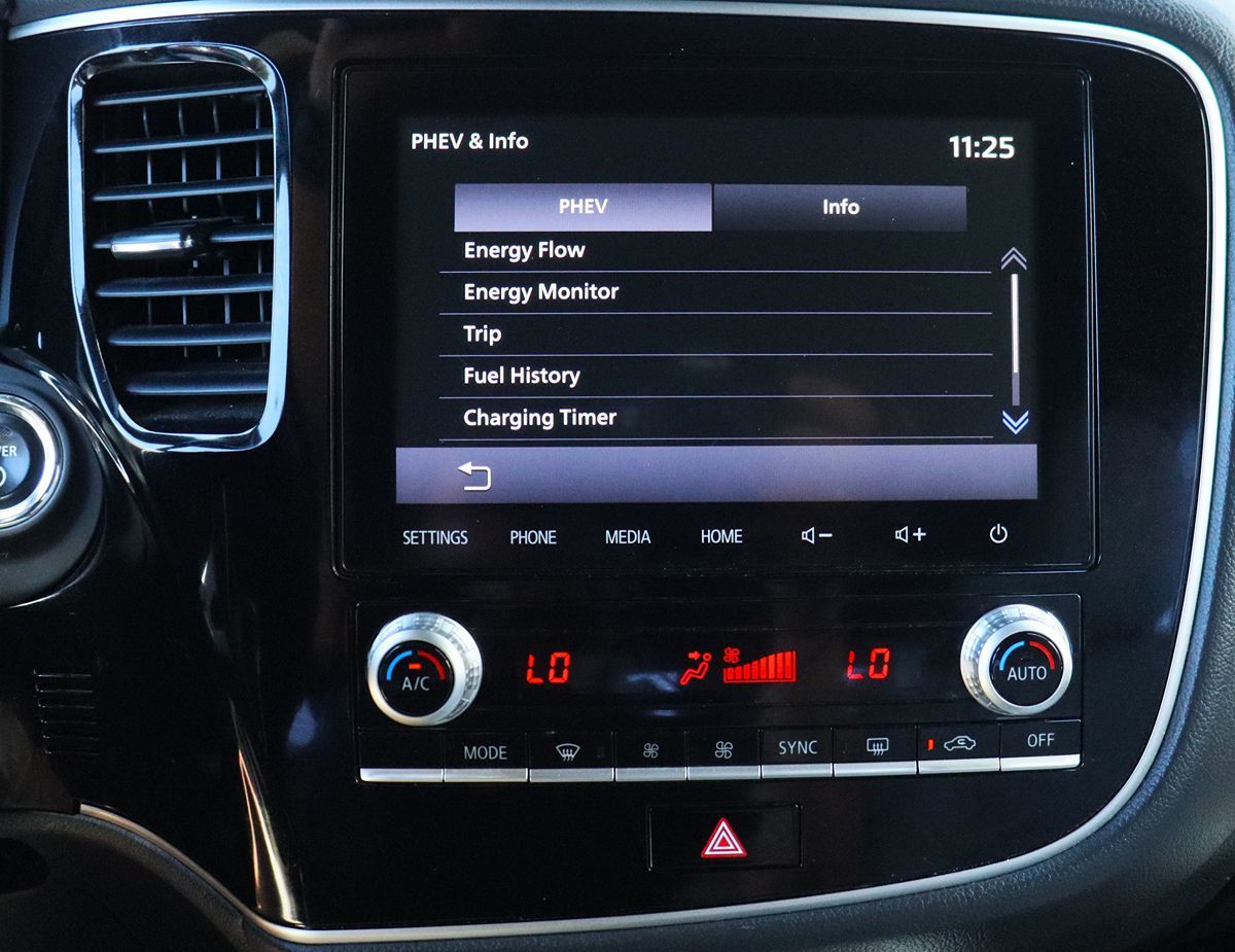 2022 Mitsubishi Outlander PHEV SE - Photo 49