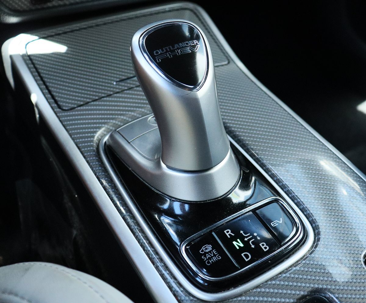 2022 Mitsubishi Outlander PHEV SE - Photo 55