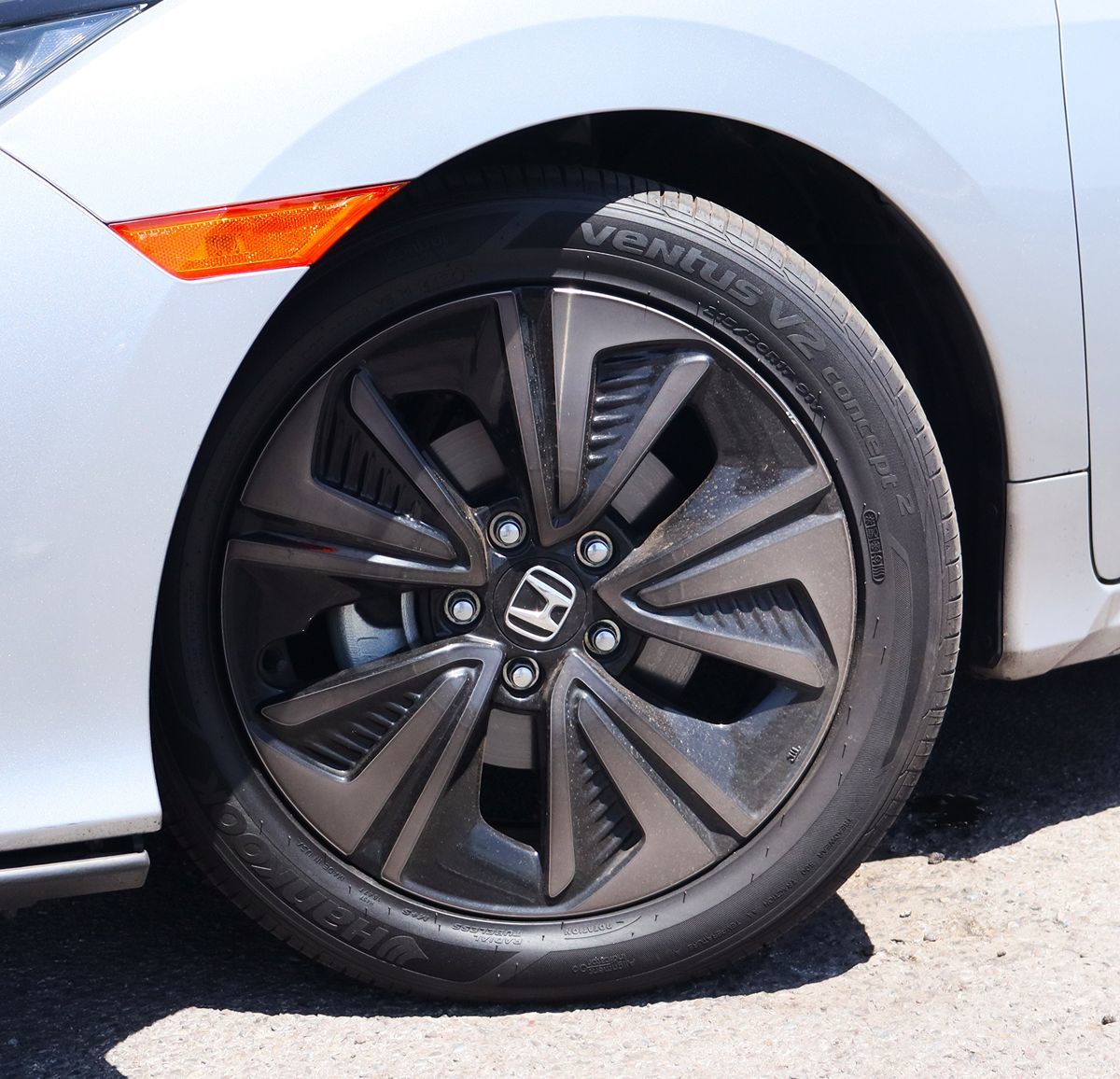2019 Honda Civic Hatchback EX photo 4