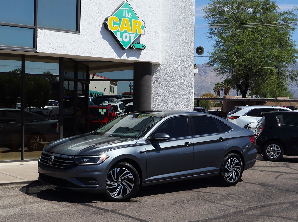 2021 Volkswagen Jetta SEL Premium photo 2