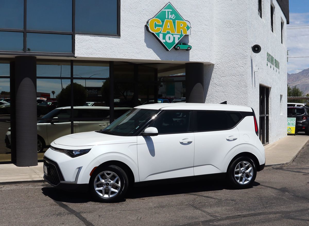 2023 Kia Soul LX Technology photo 2
