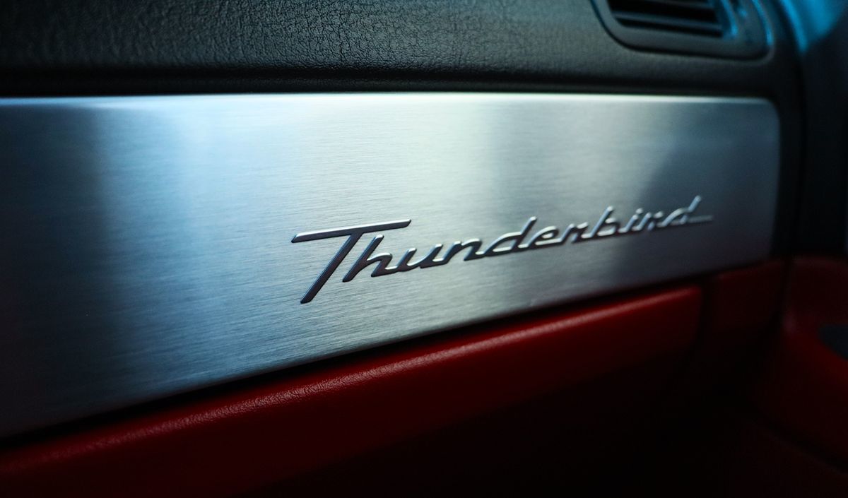 2002 Ford Thunderbird Premium photo 34