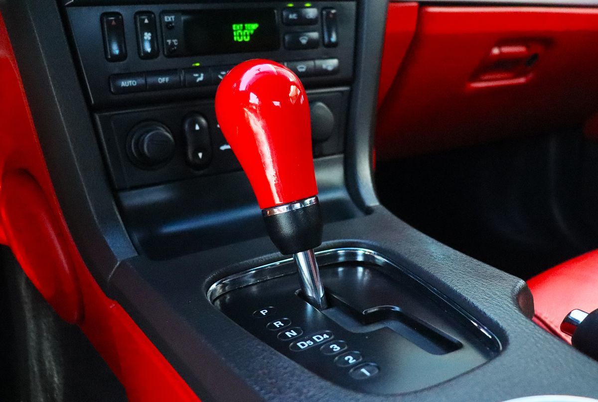 2002 Ford Thunderbird Premium photo 35