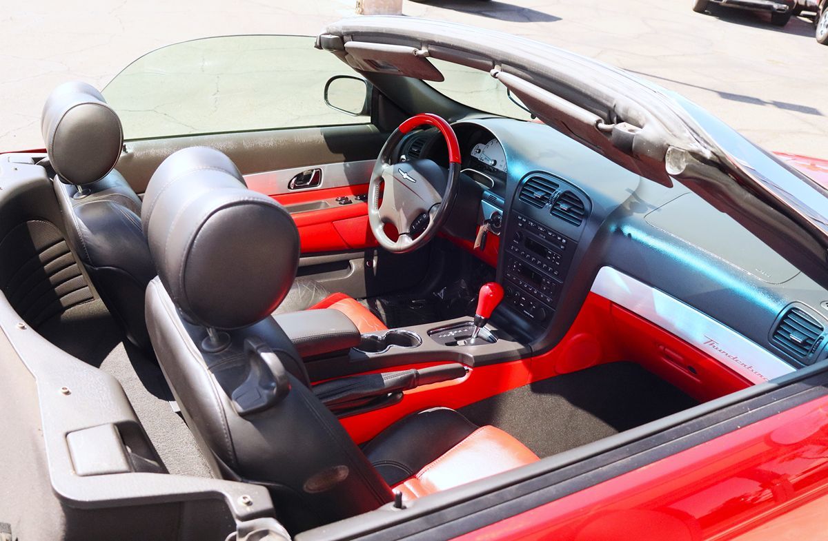 2002 Ford Thunderbird Premium photo 50