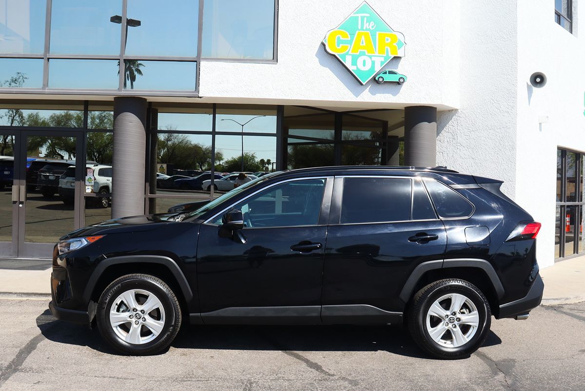 2021 Toyota RAV4 XLE photo 7