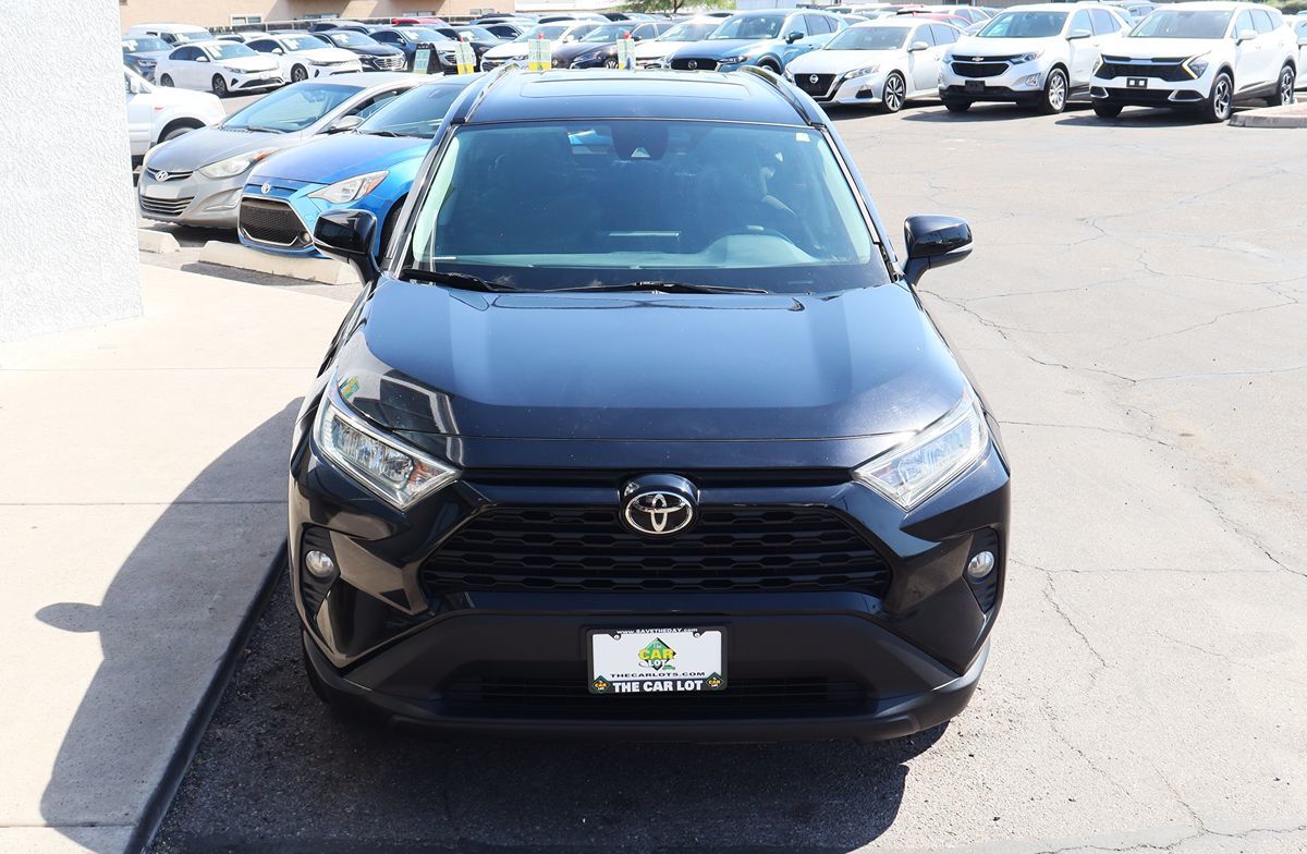 2021 Toyota RAV4 XLE photo 14