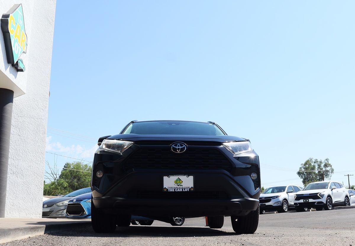2021 Toyota RAV4 XLE photo 16
