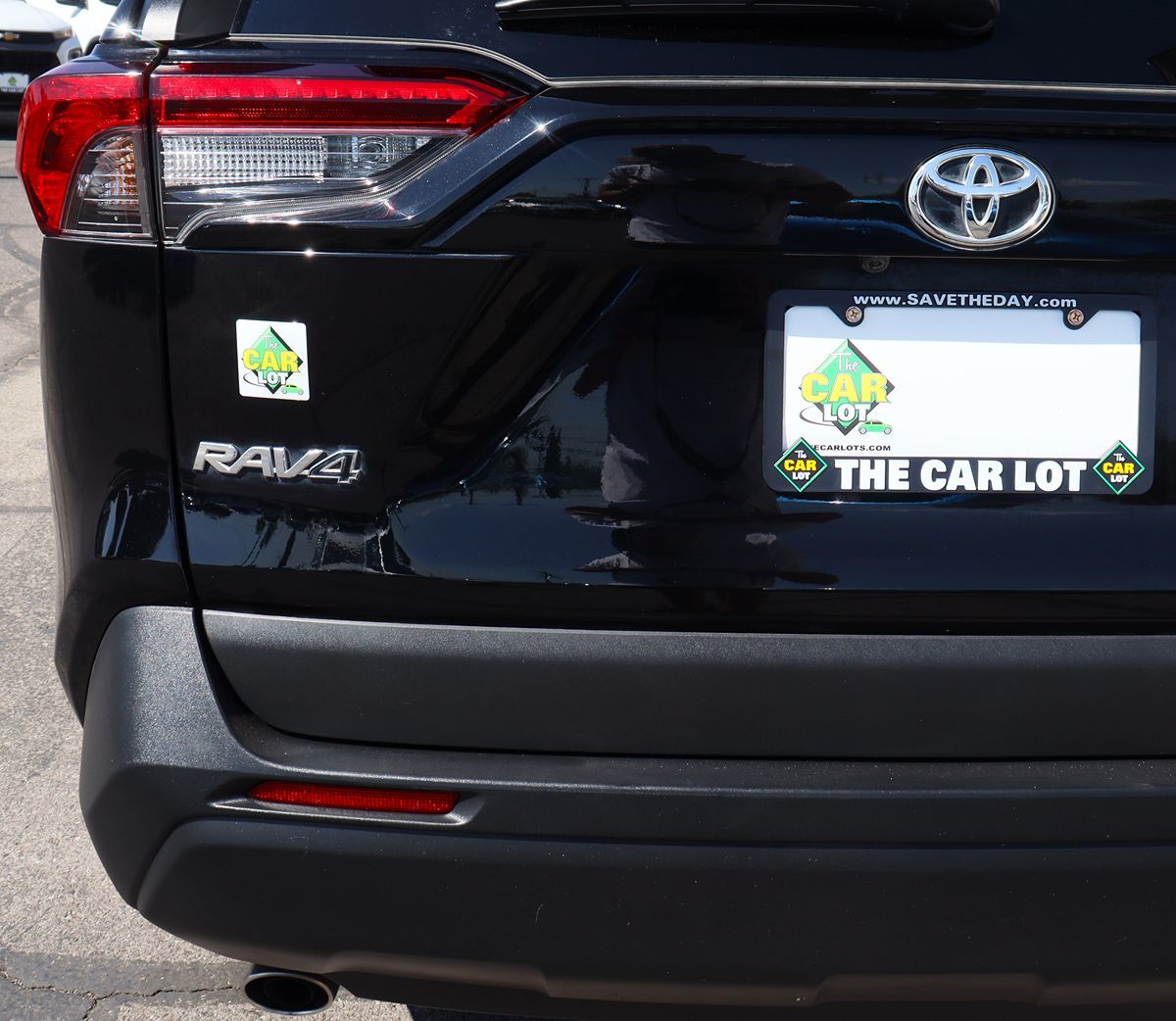 2021 Toyota RAV4 XLE photo 18