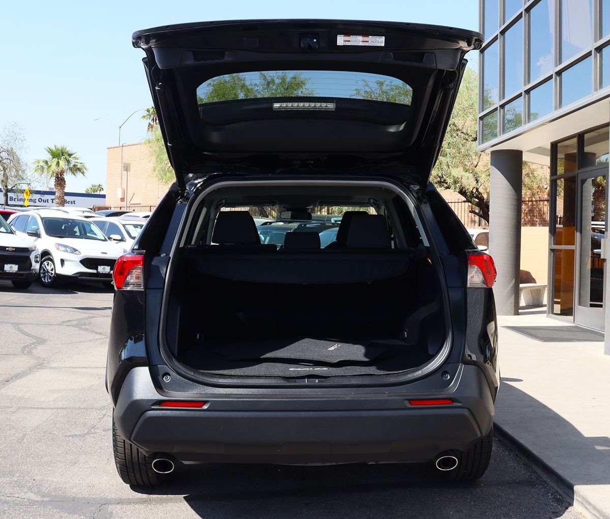2021 Toyota RAV4 XLE photo 21