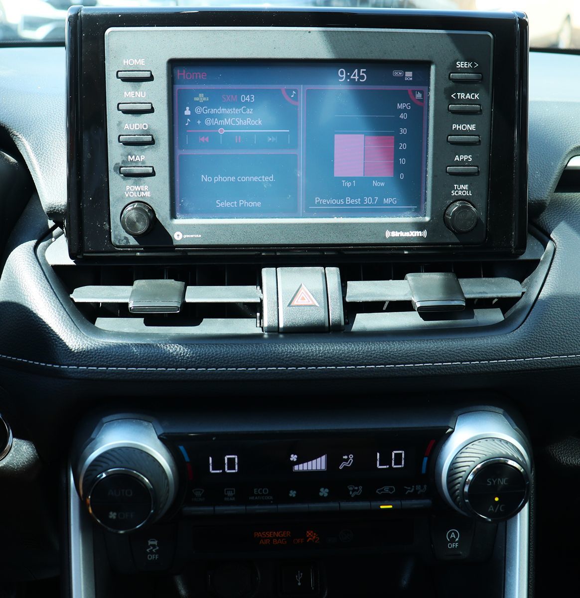 2021 Toyota RAV4 XLE photo 41