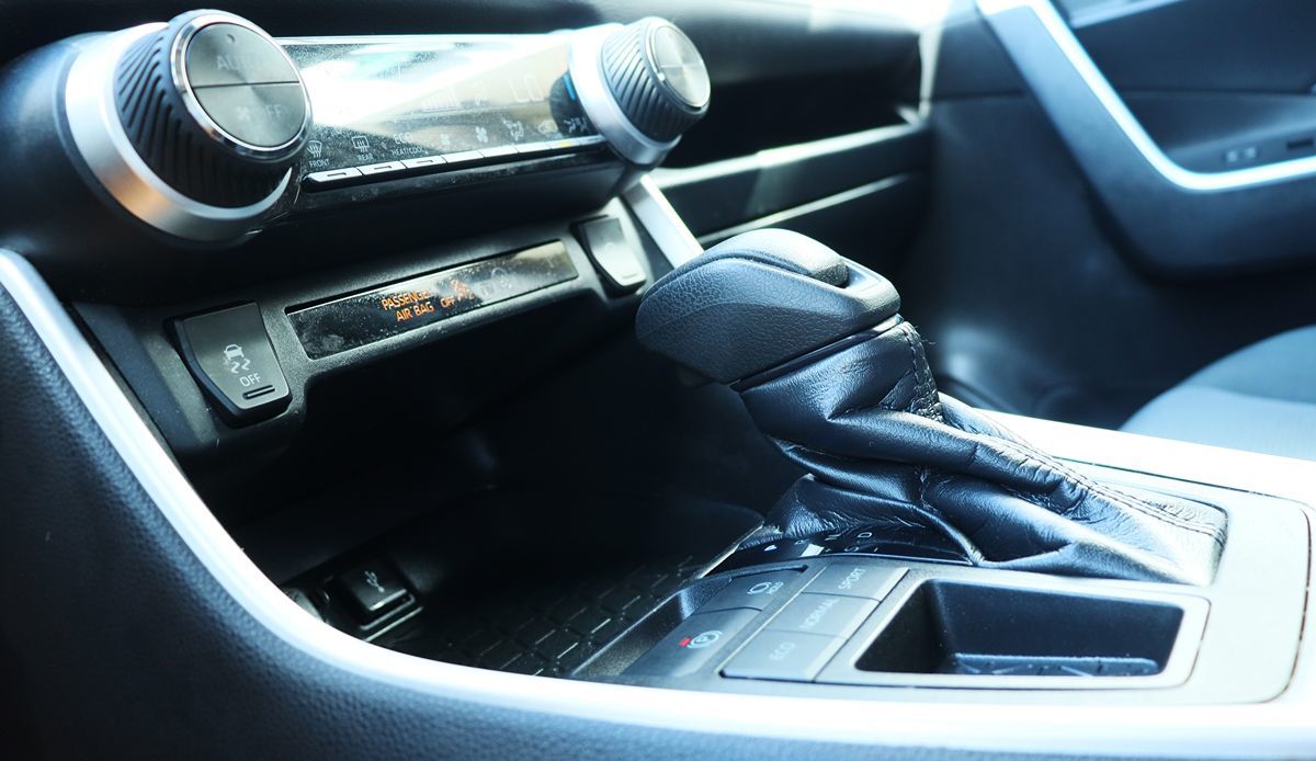 2021 Toyota RAV4 XLE photo 45