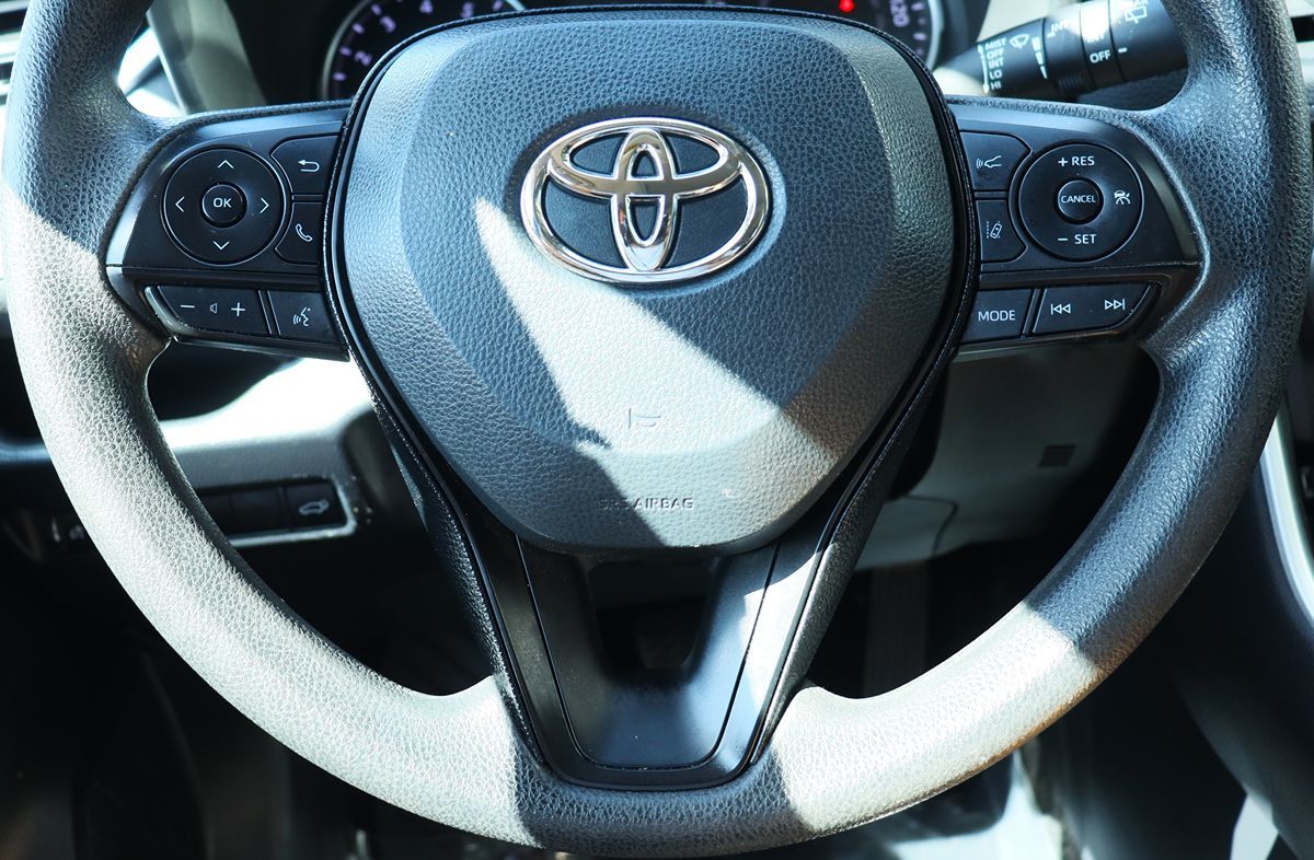 2021 Toyota RAV4 XLE photo 48
