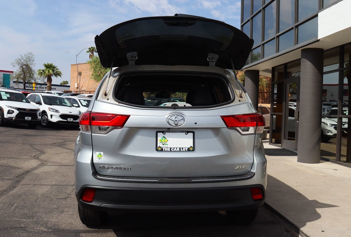 2018 Toyota Highlander XLE photo 18