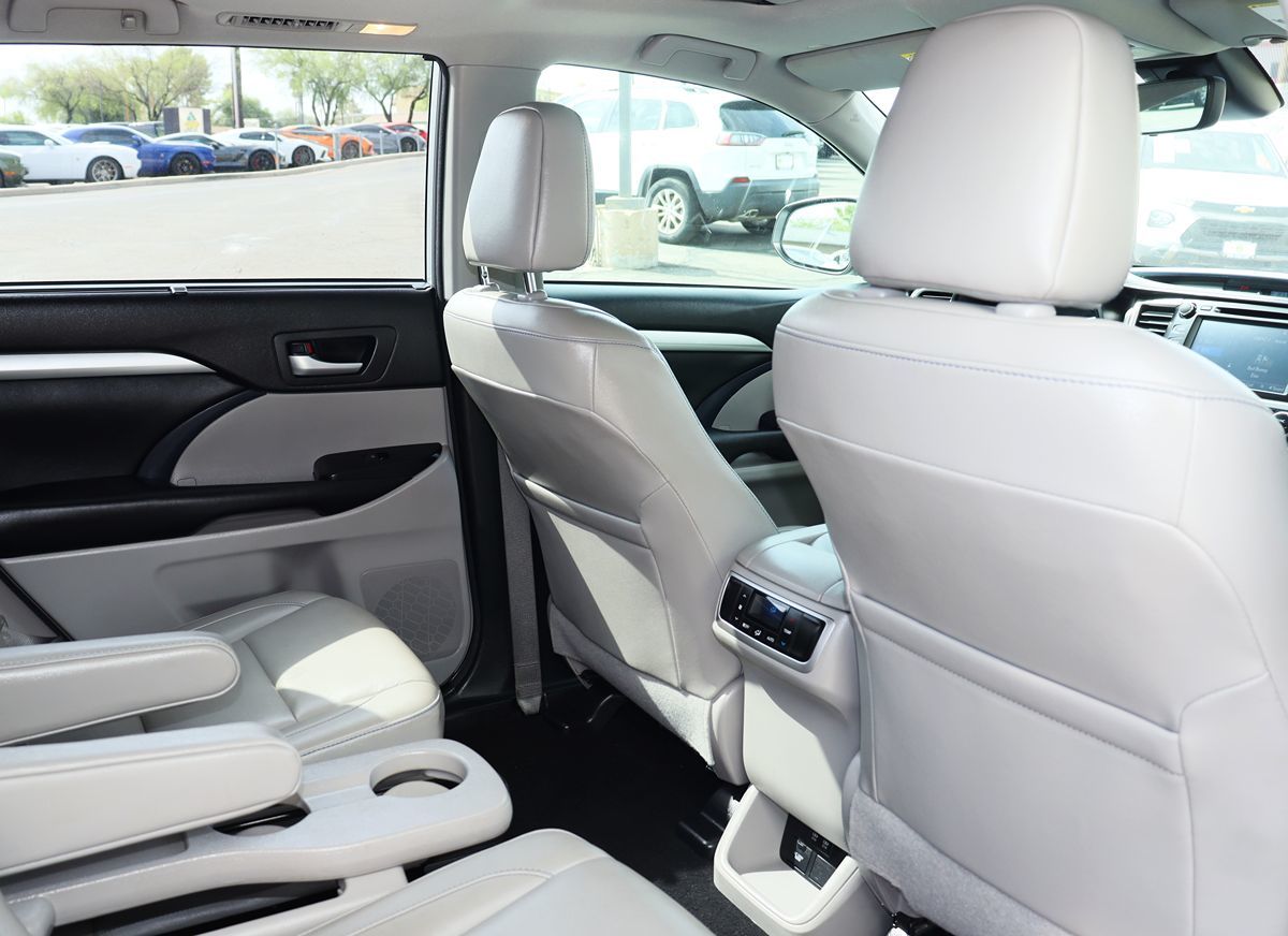 2018 Toyota Highlander XLE photo 28