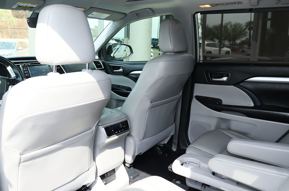 2018 Toyota Highlander XLE photo 33