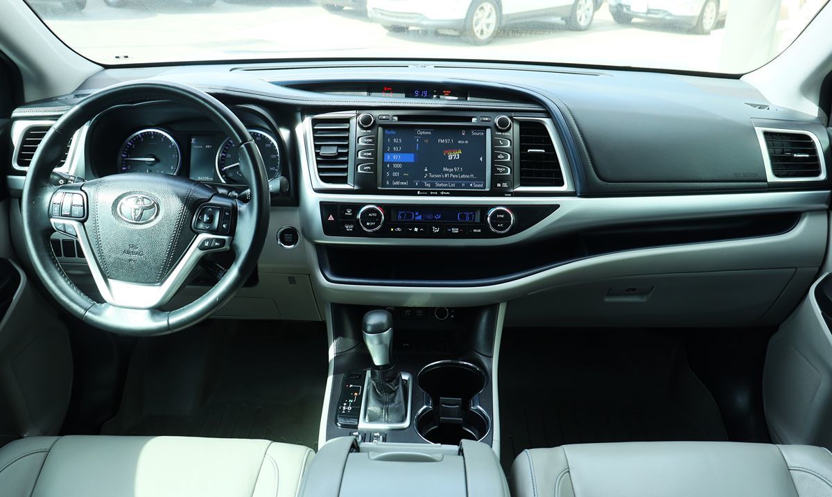 2018 Toyota Highlander XLE photo 34