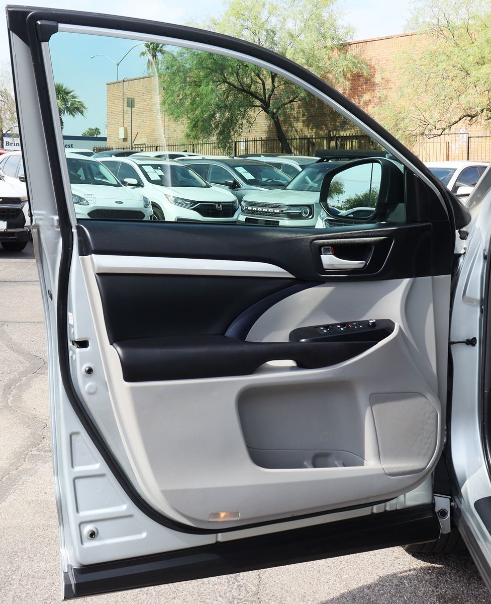 2018 Toyota Highlander XLE photo 39