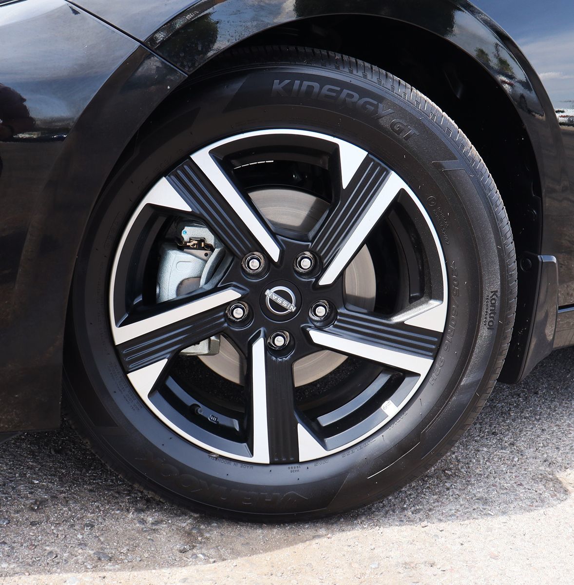 2025 Nissan Sentra SV photo 3