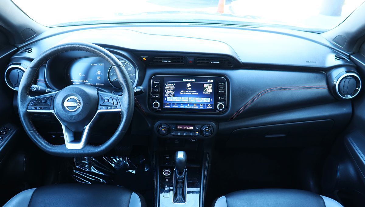2023 Nissan Kicks SR photo 28