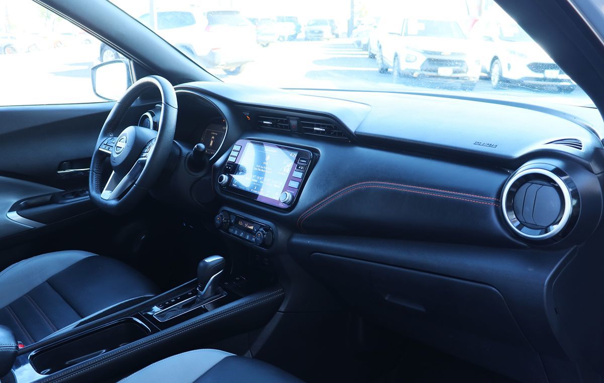 2023 Nissan Kicks SR photo 31