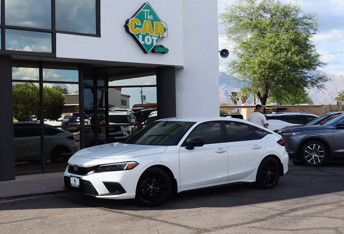 2024 Honda Civic Hatchback Sport photo 2