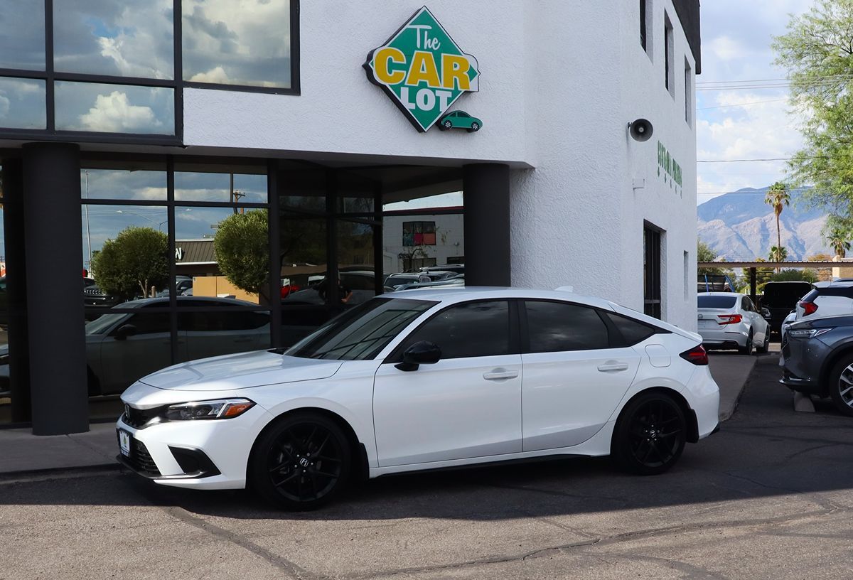 2024 Honda Civic Hatchback Sport photo 6