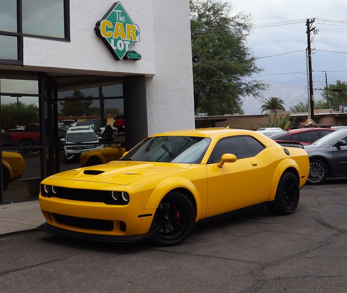 2019 Dodge Challenger R/T Scat Pack Widebody photo 2