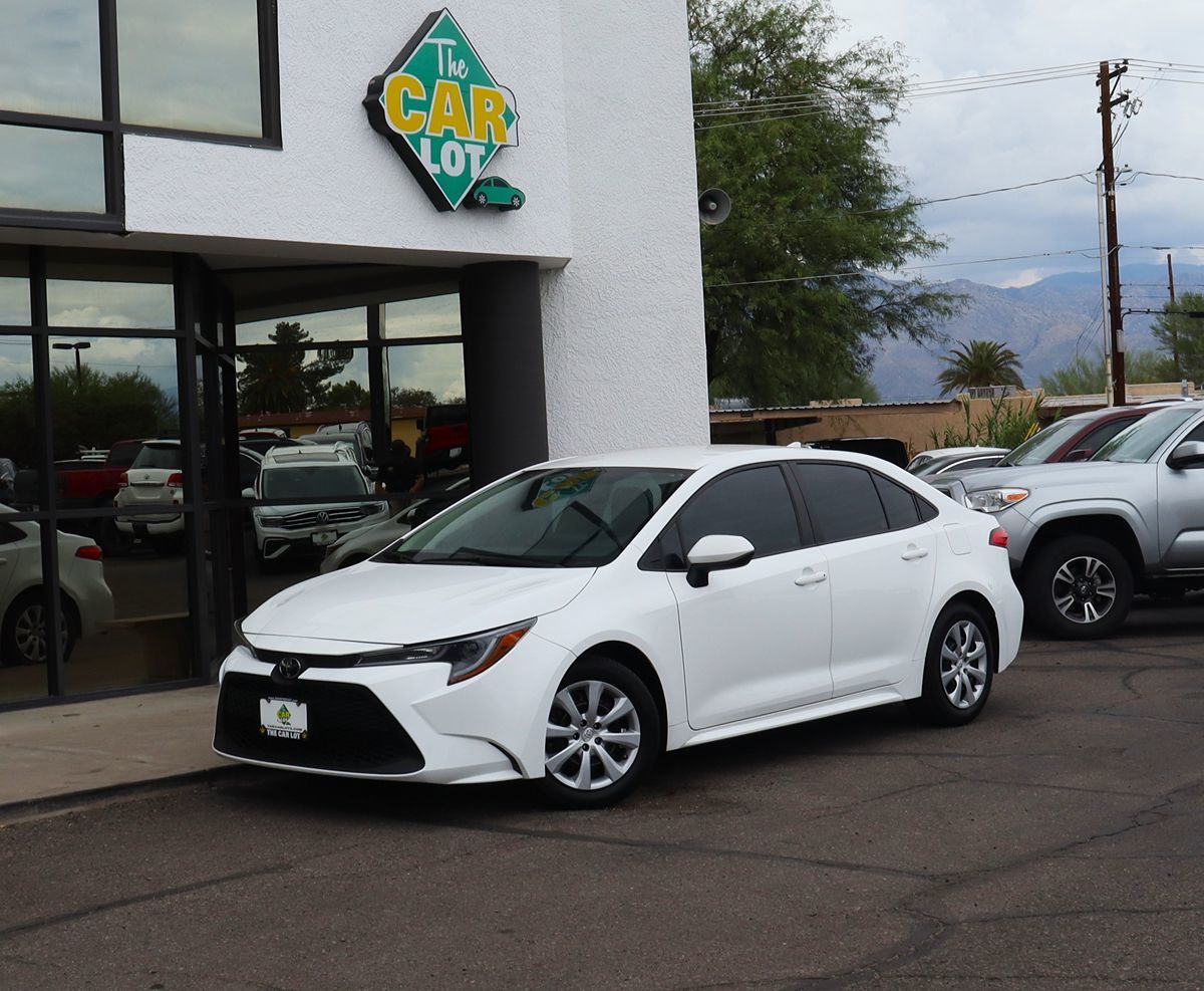 2022 Toyota Corolla LE photo 2