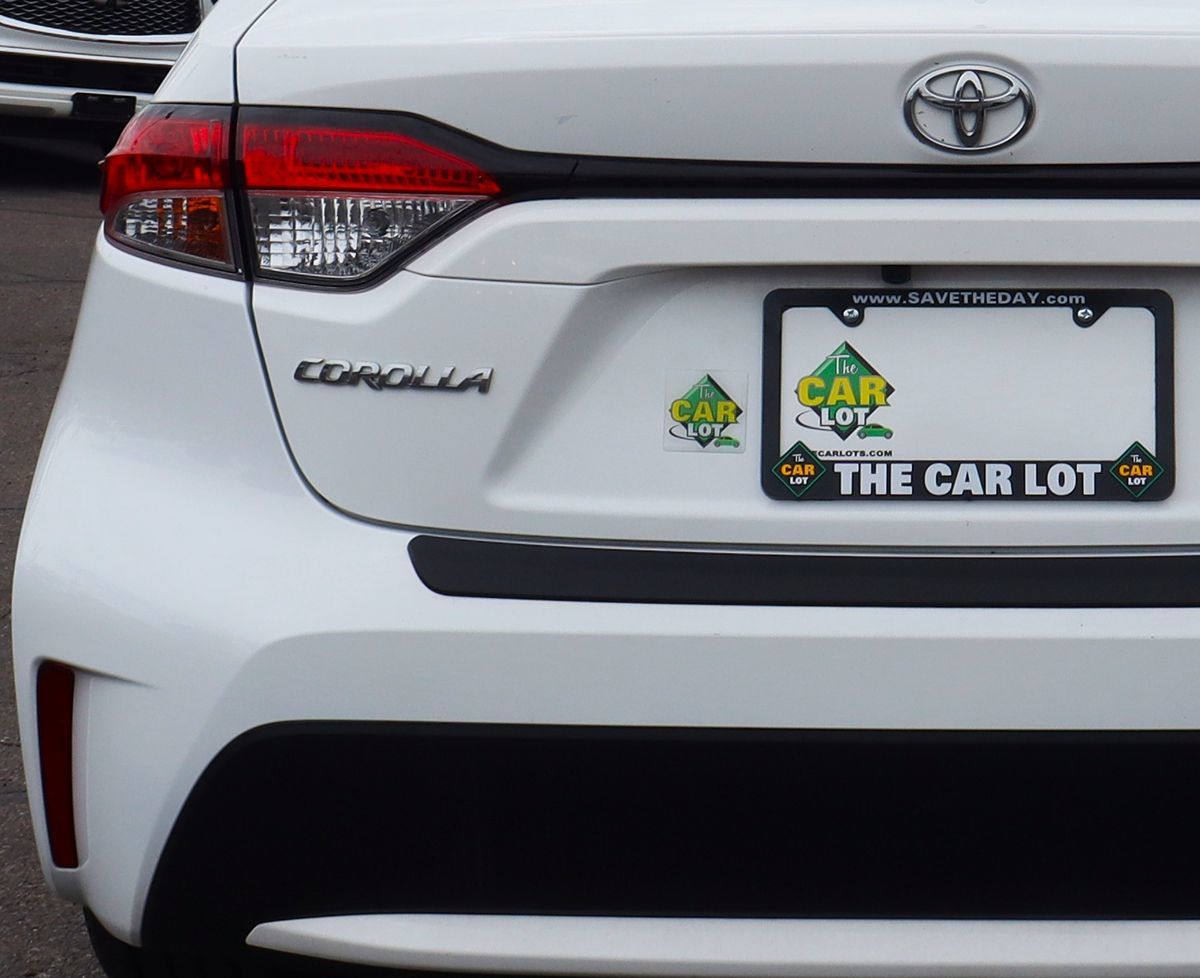 2022 Toyota Corolla LE photo 19