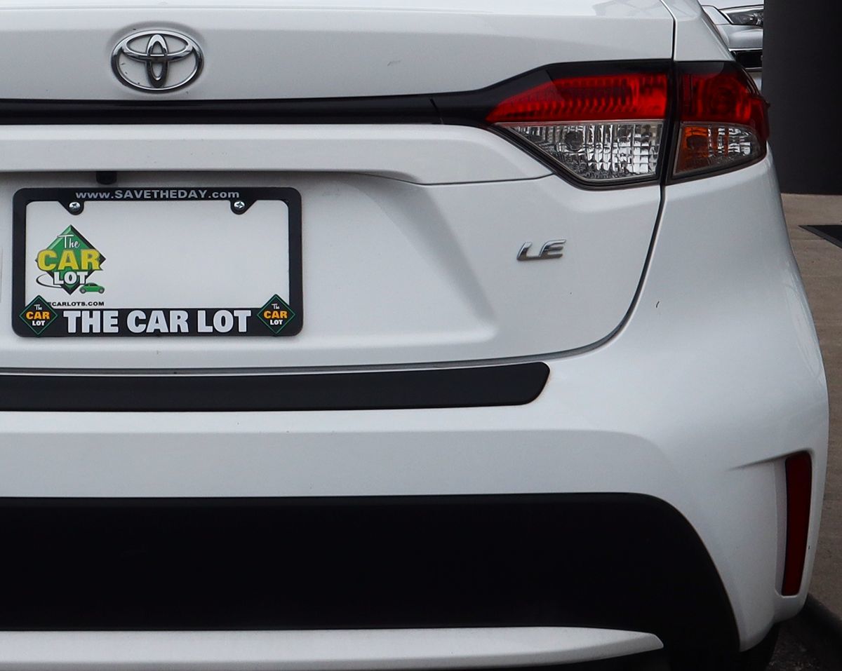 2022 Toyota Corolla LE photo 20