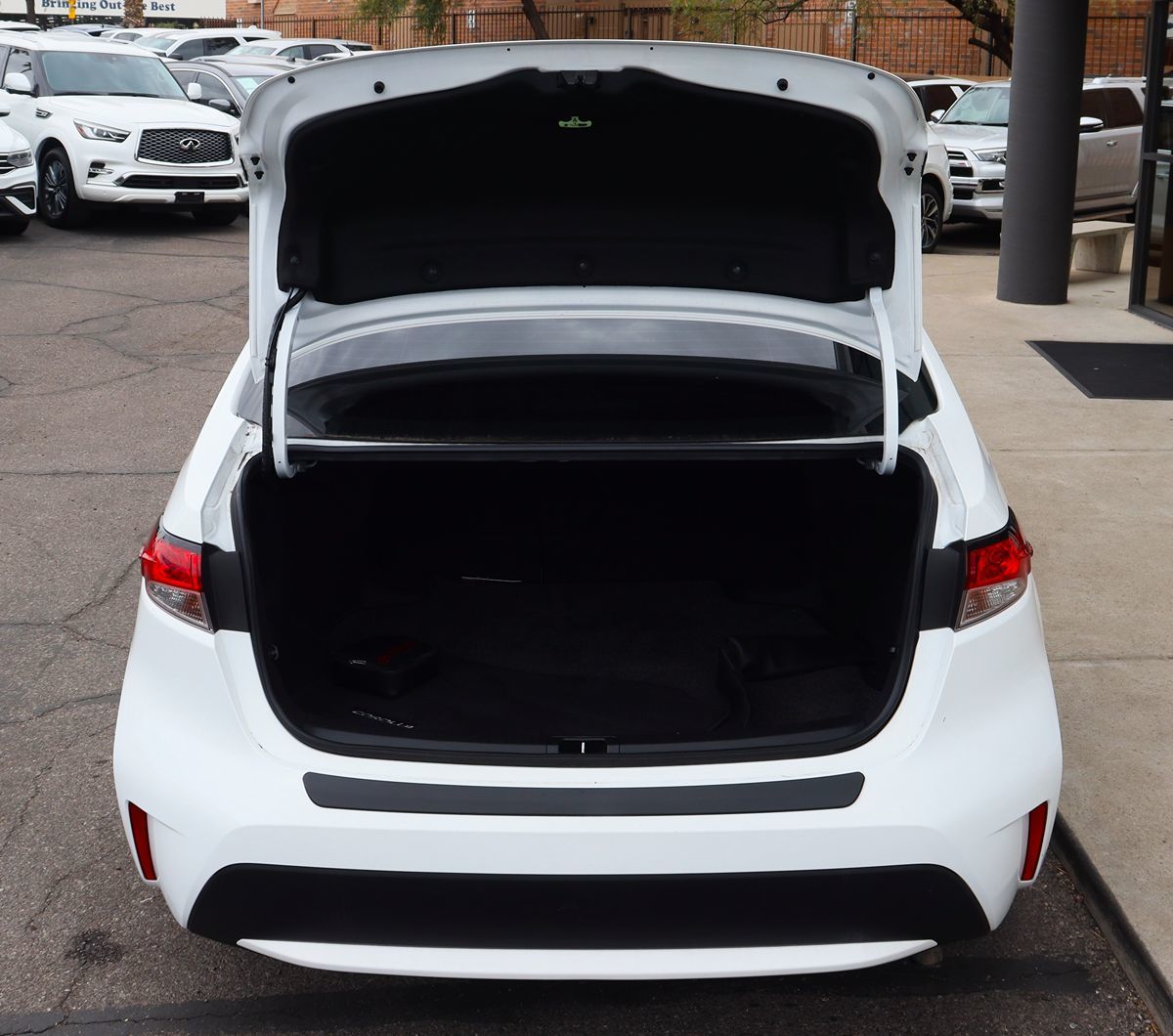 2022 Toyota Corolla LE photo 21