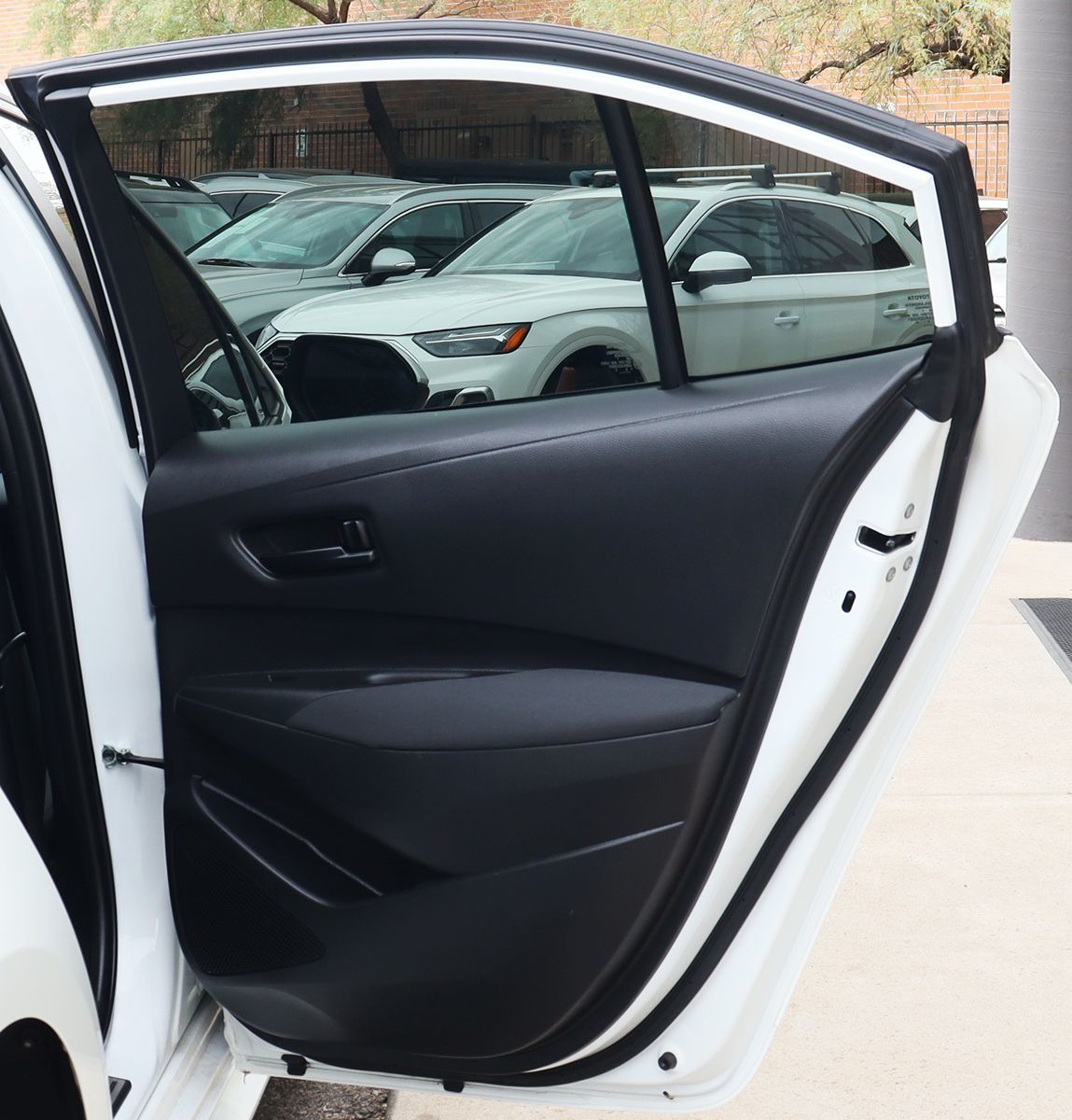 2022 Toyota Corolla LE photo 24