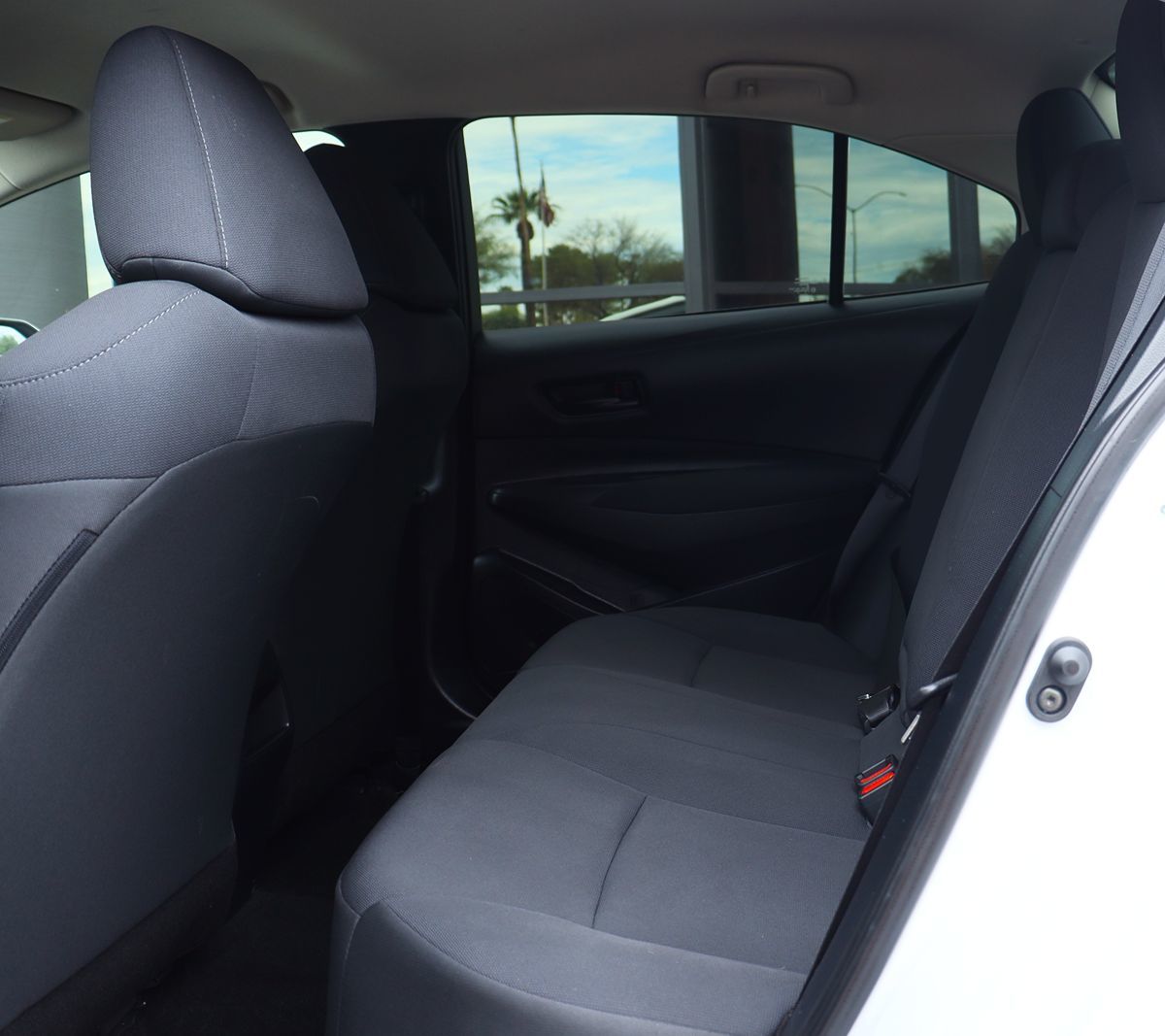 2022 Toyota Corolla LE photo 28