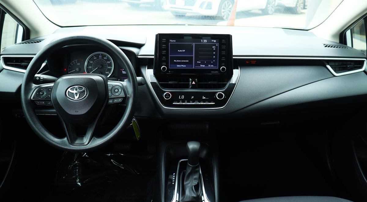 2022 Toyota Corolla LE photo 30