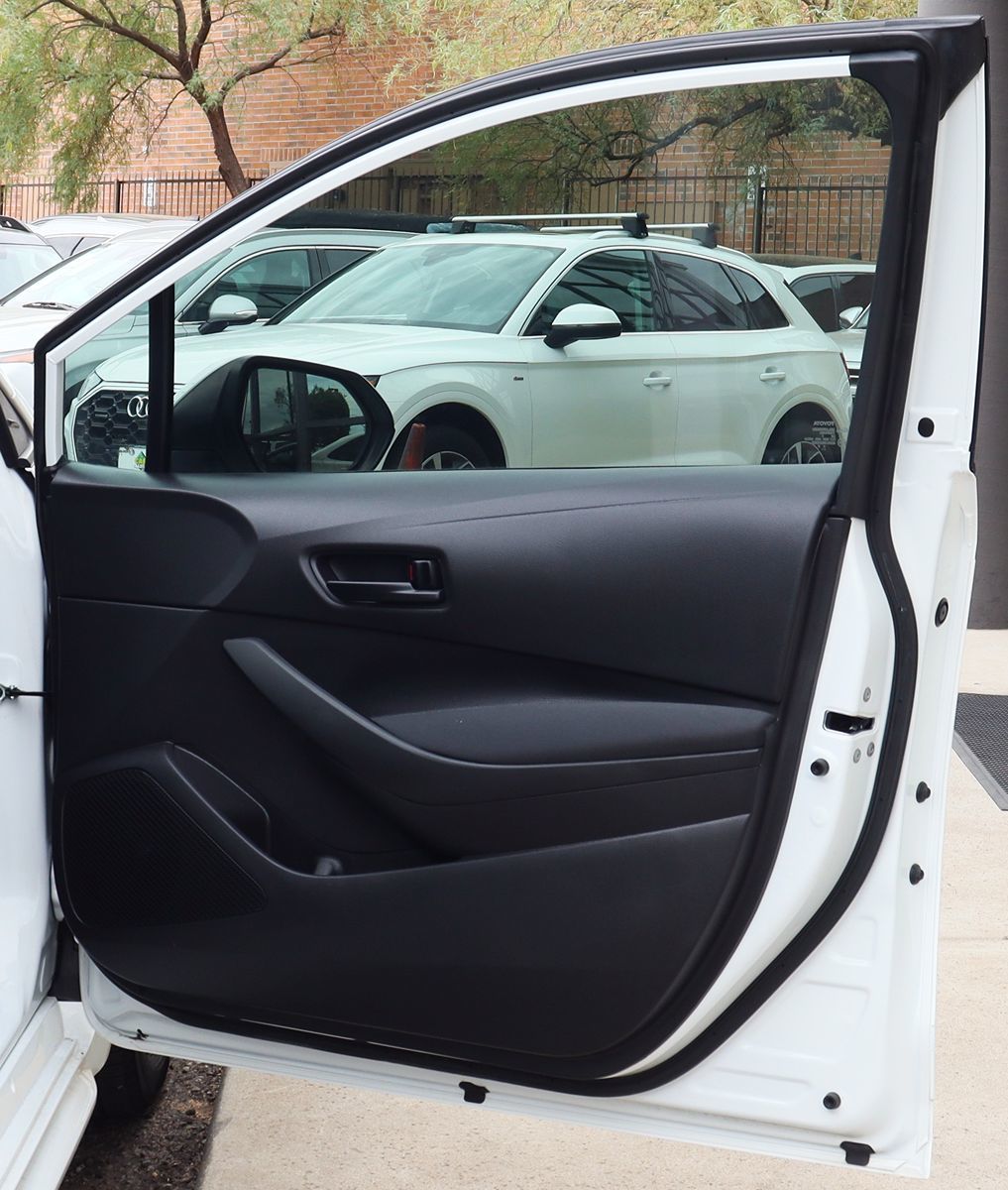 2022 Toyota Corolla LE photo 31