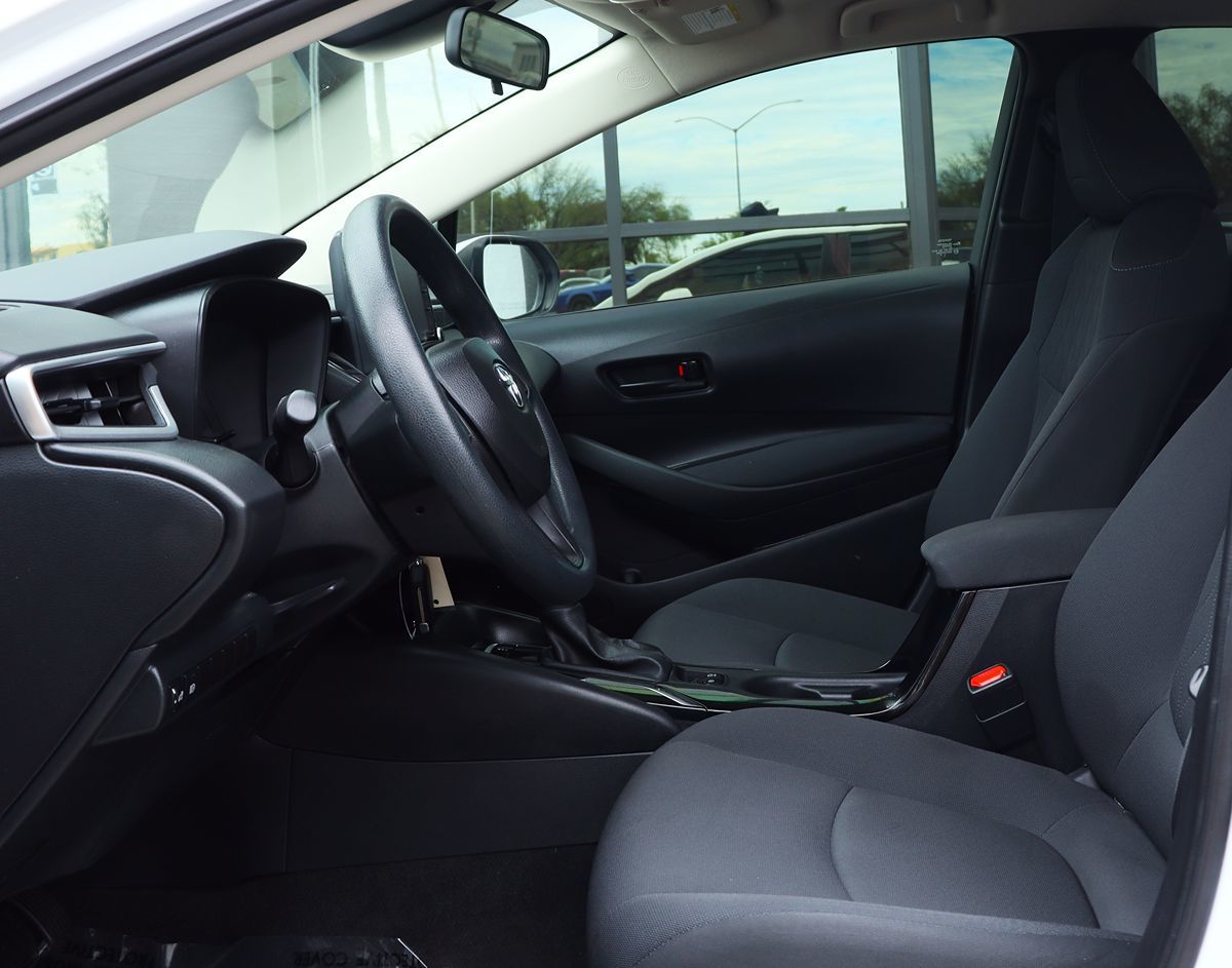 2022 Toyota Corolla LE photo 35