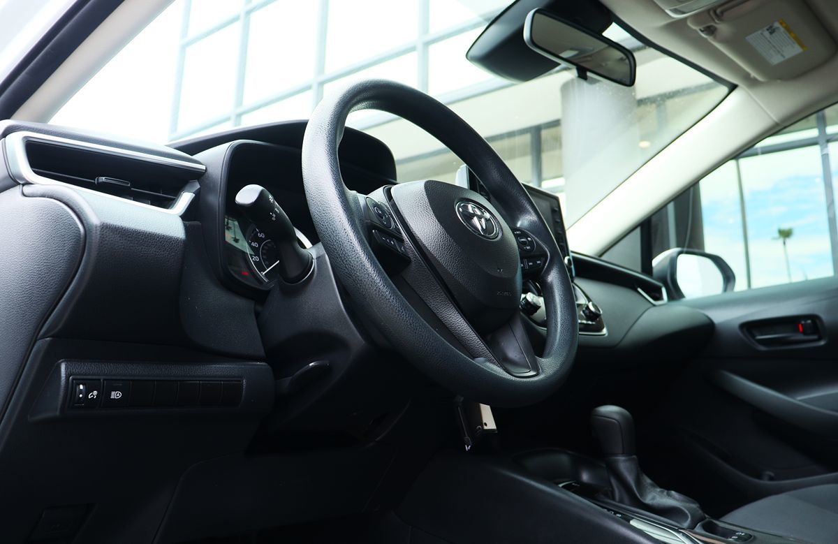2022 Toyota Corolla LE photo 37