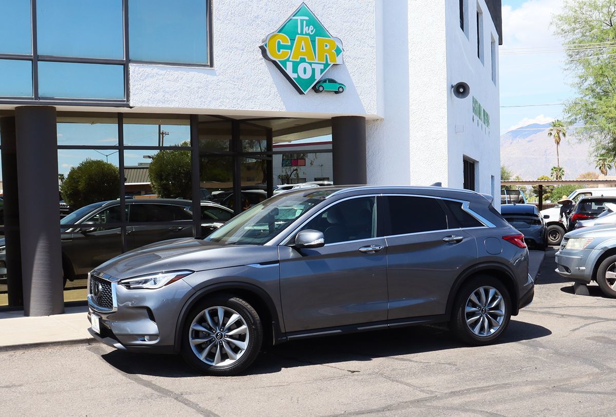 2021 Infiniti QX50 Luxe photo 2