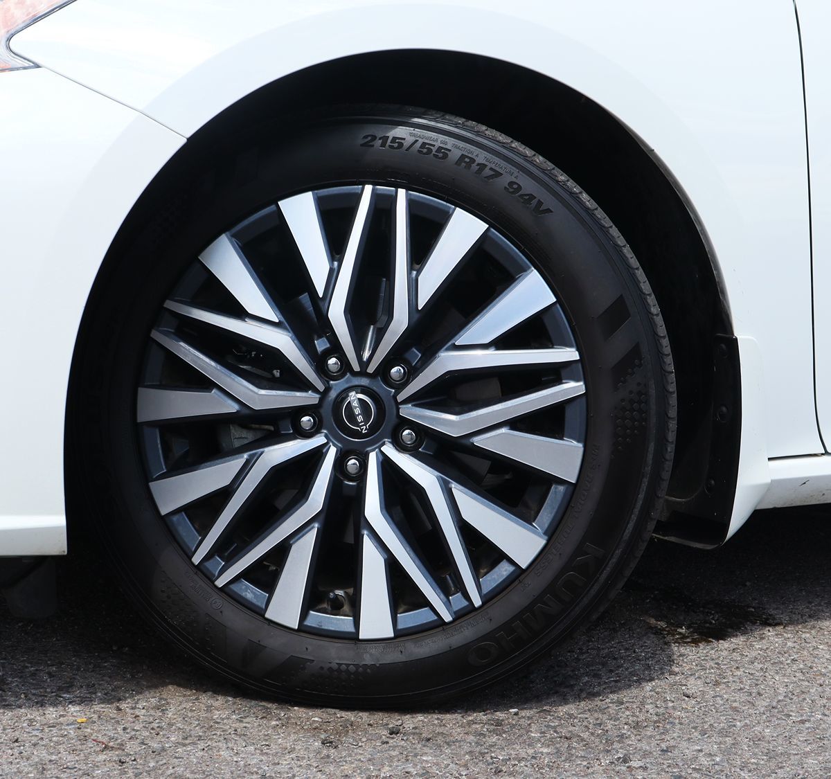 2022 Nissan Altima 2.5 SR photo 4