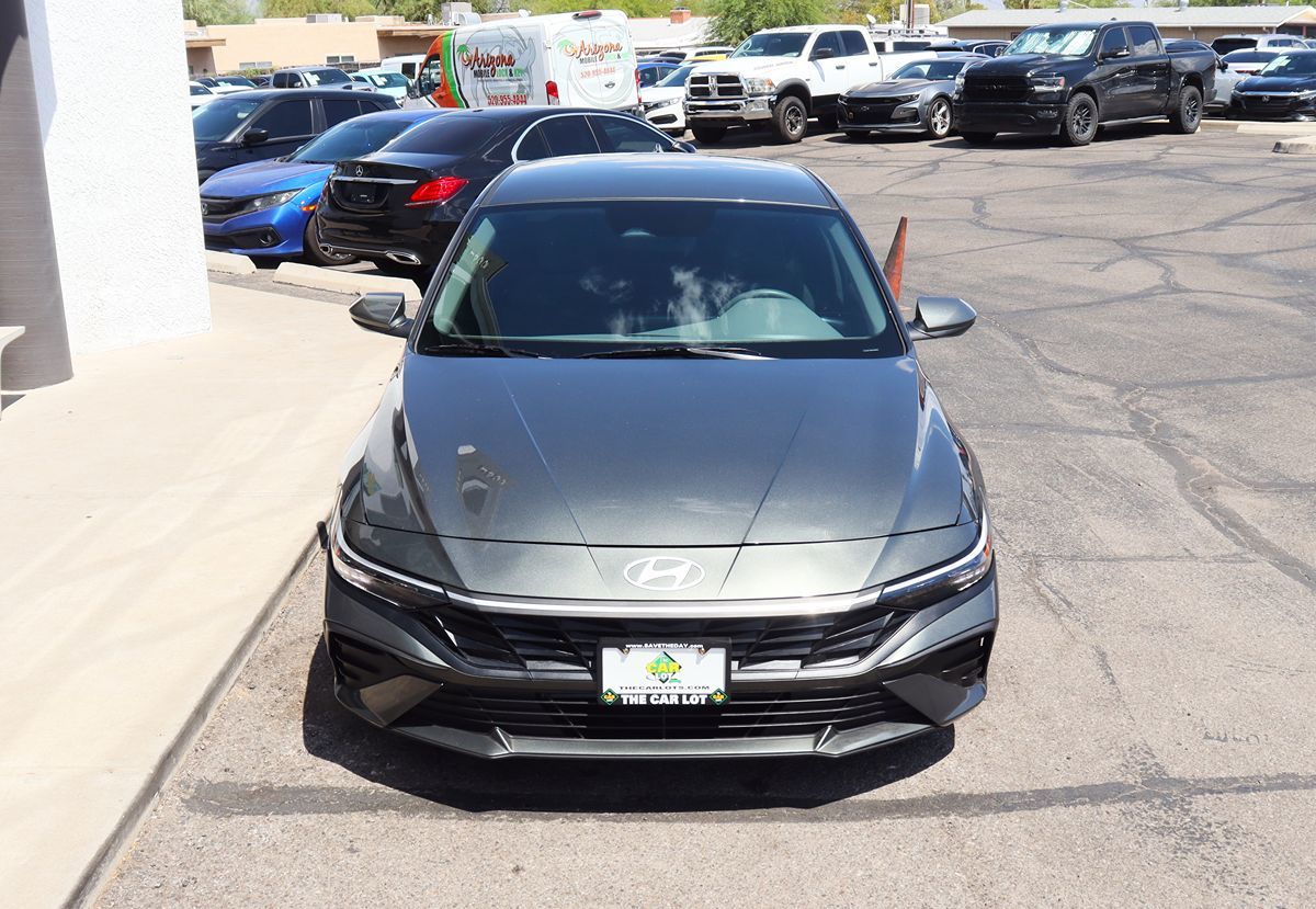 2024 Hyundai Elantra SE photo 10