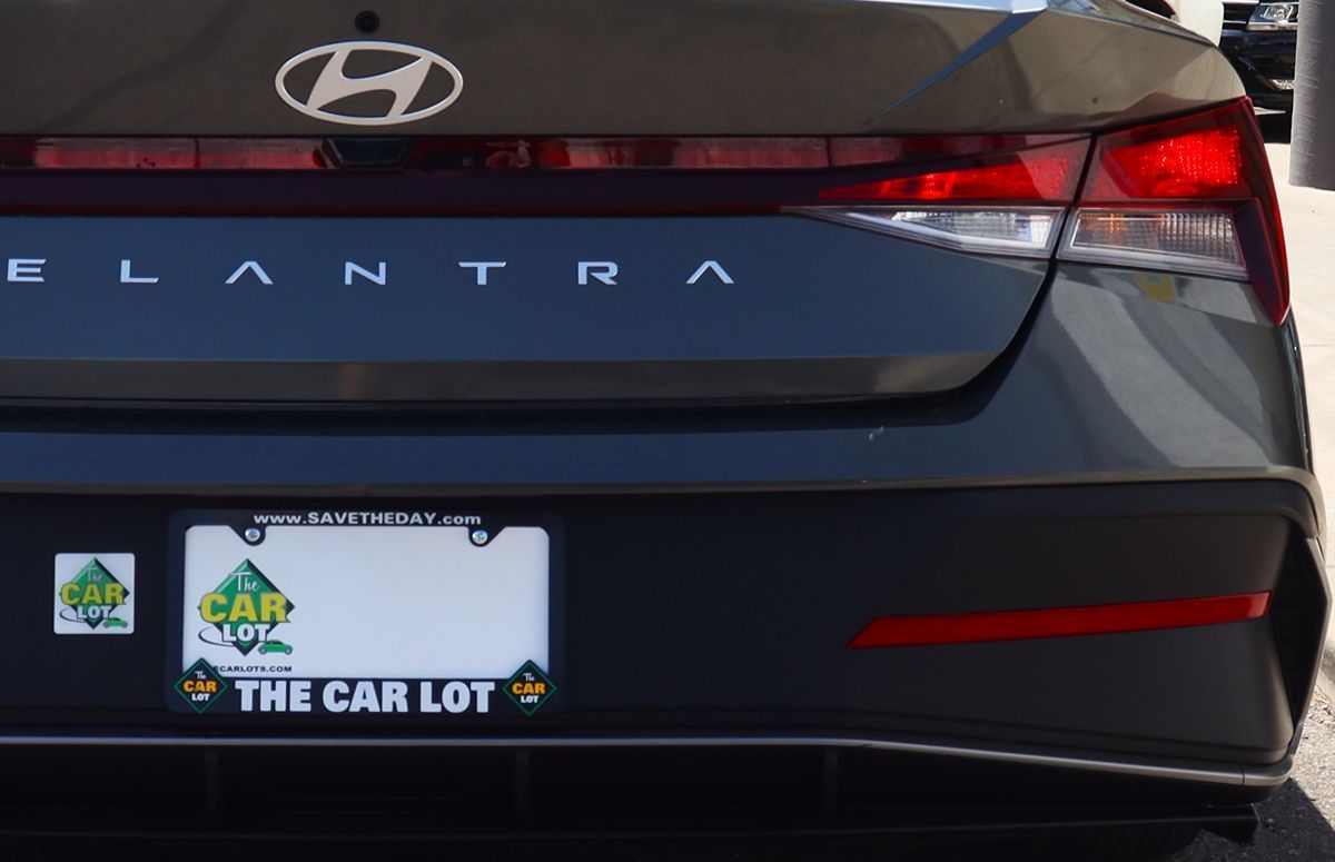 2024 Hyundai Elantra SE photo 15
