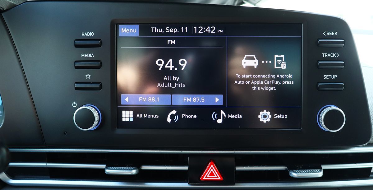 2024 Hyundai Elantra SE photo 33